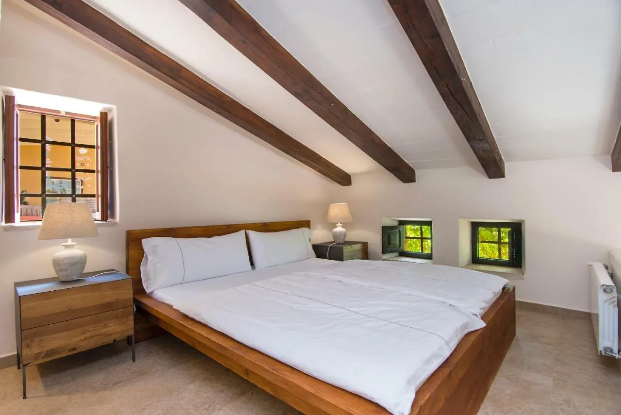 Finca Can Perdiu Villa Santanyi Spain